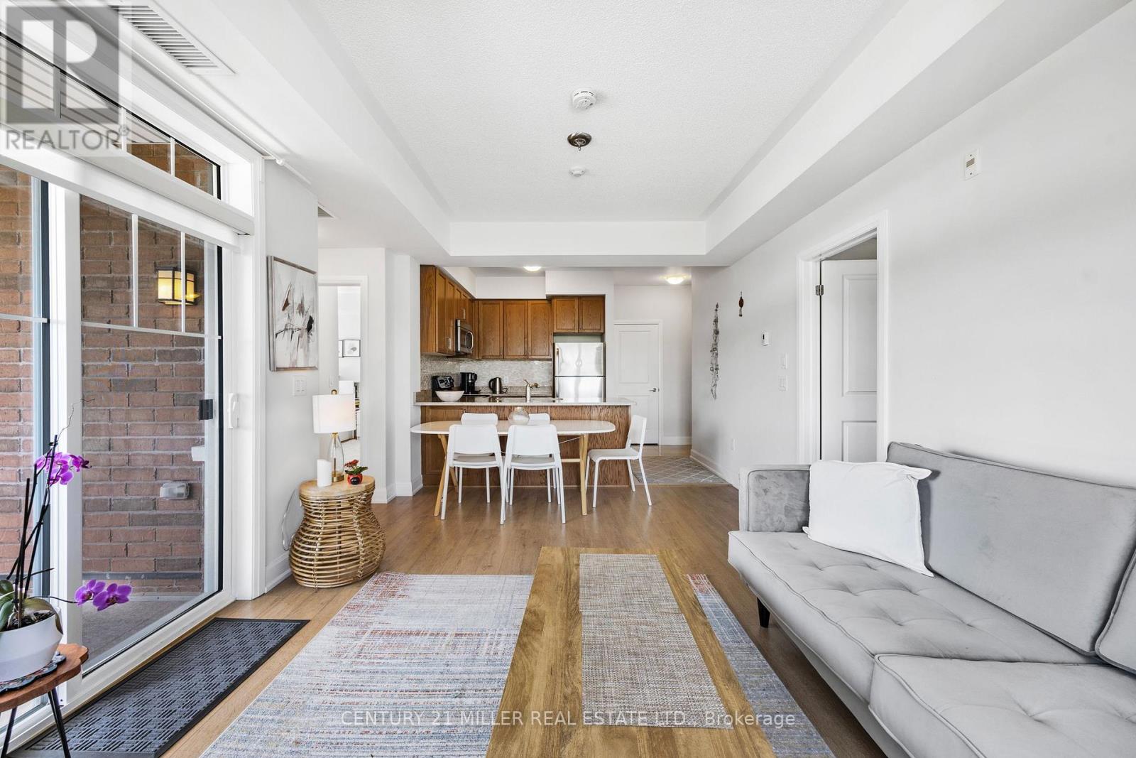 201 - 275 Roxton Road Property Photo 15