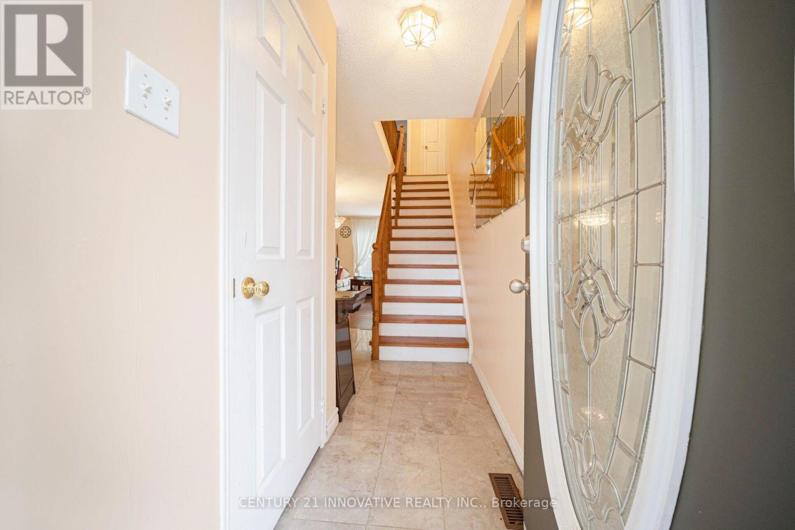31b - 5865 Dalebrook Crescent Property Photo 5