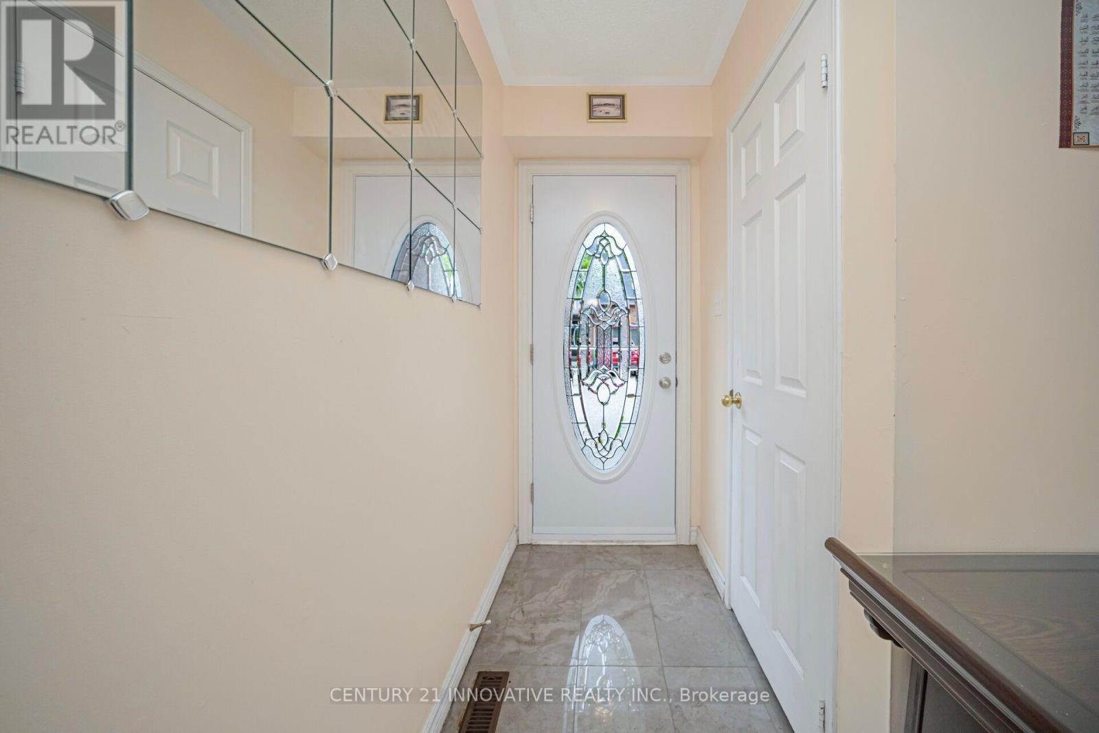 31b - 5865 Dalebrook Crescent Property Photo 6