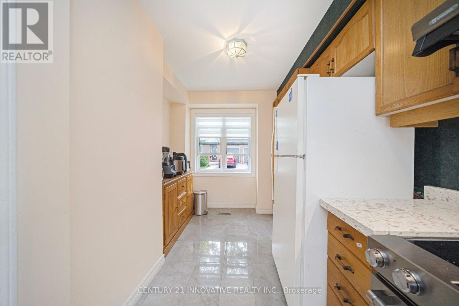 31b - 5865 Dalebrook Crescent Property Photo 9
