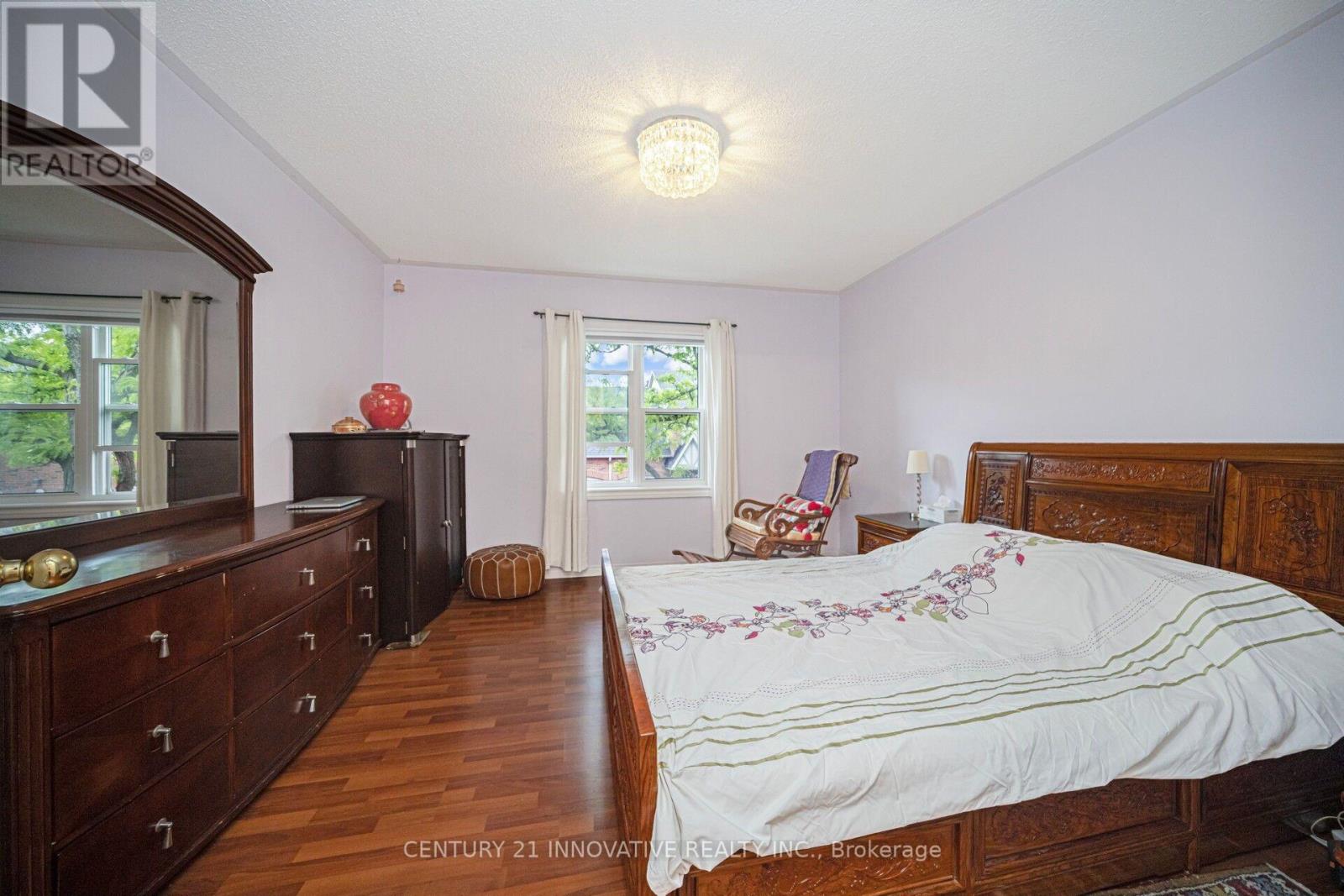 31b - 5865 Dalebrook Crescent Property Photo 24