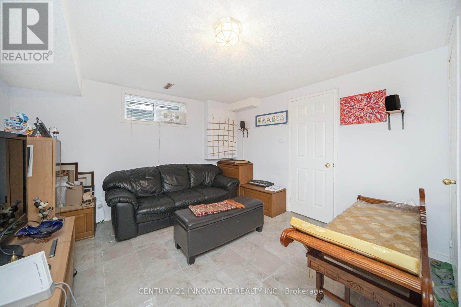 31b - 5865 Dalebrook Crescent Property Photo 38