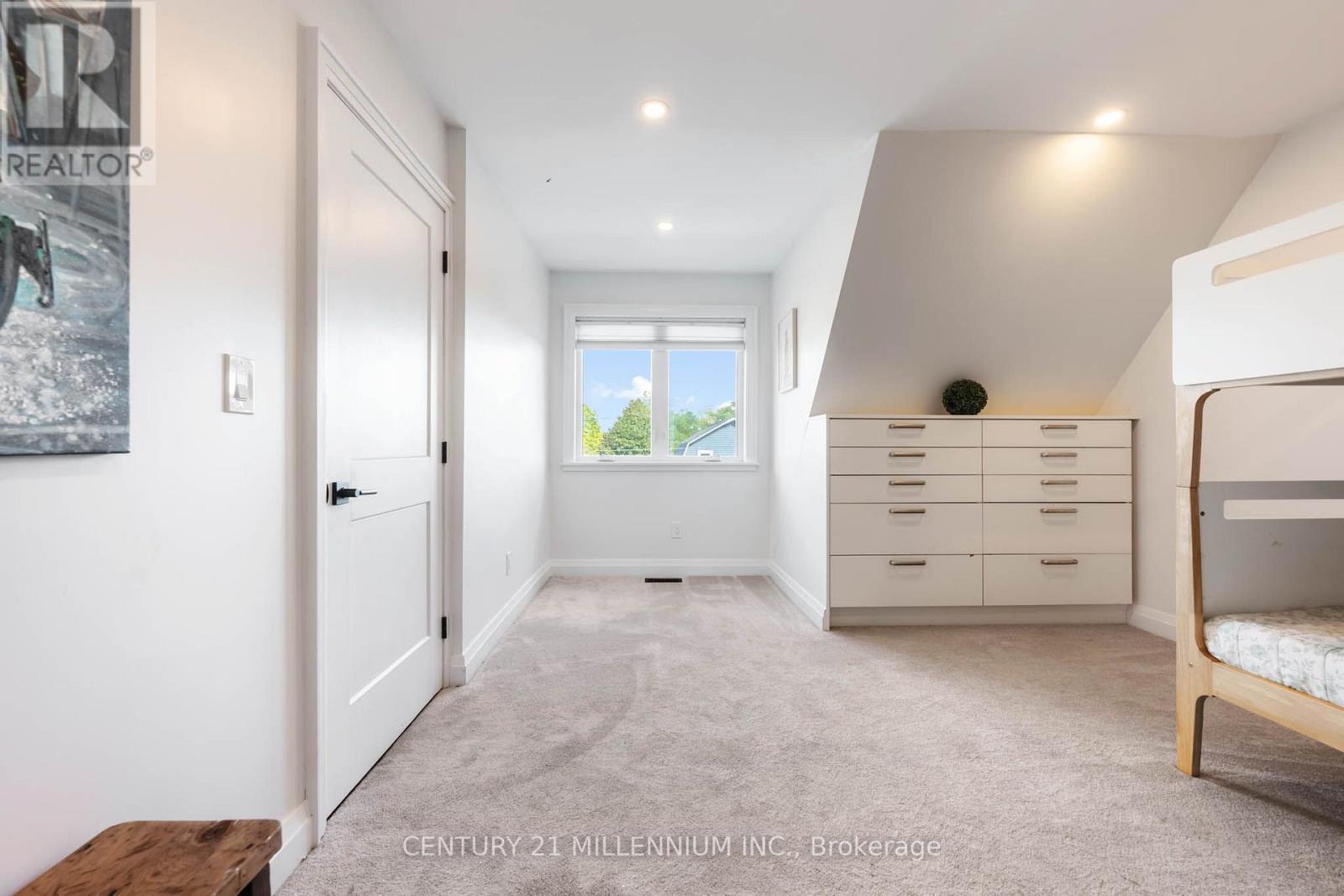 2 Amanda Street Property Photo 35