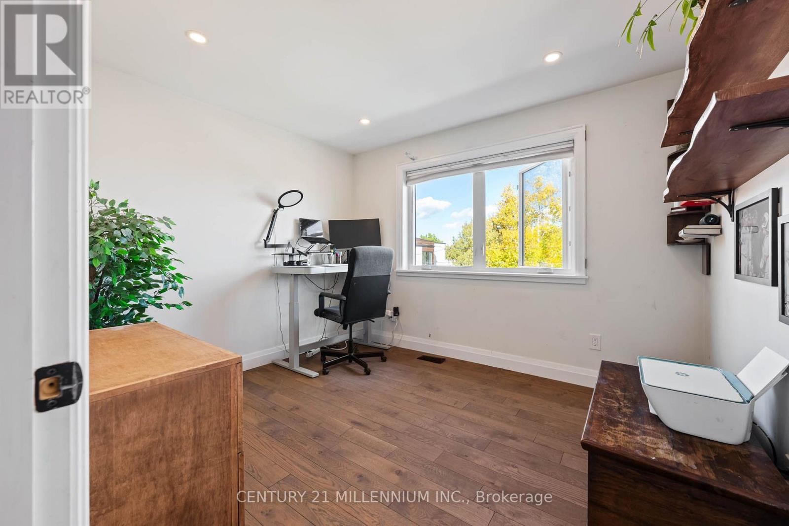 2 Amanda Street Property Photo 36