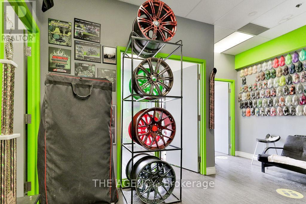 3176 Ridgeway Drive Property Photo 13