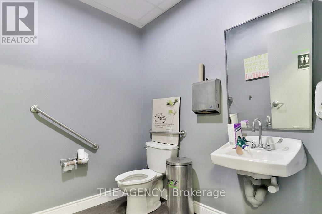 3176 Ridgeway Drive Property Photo 19