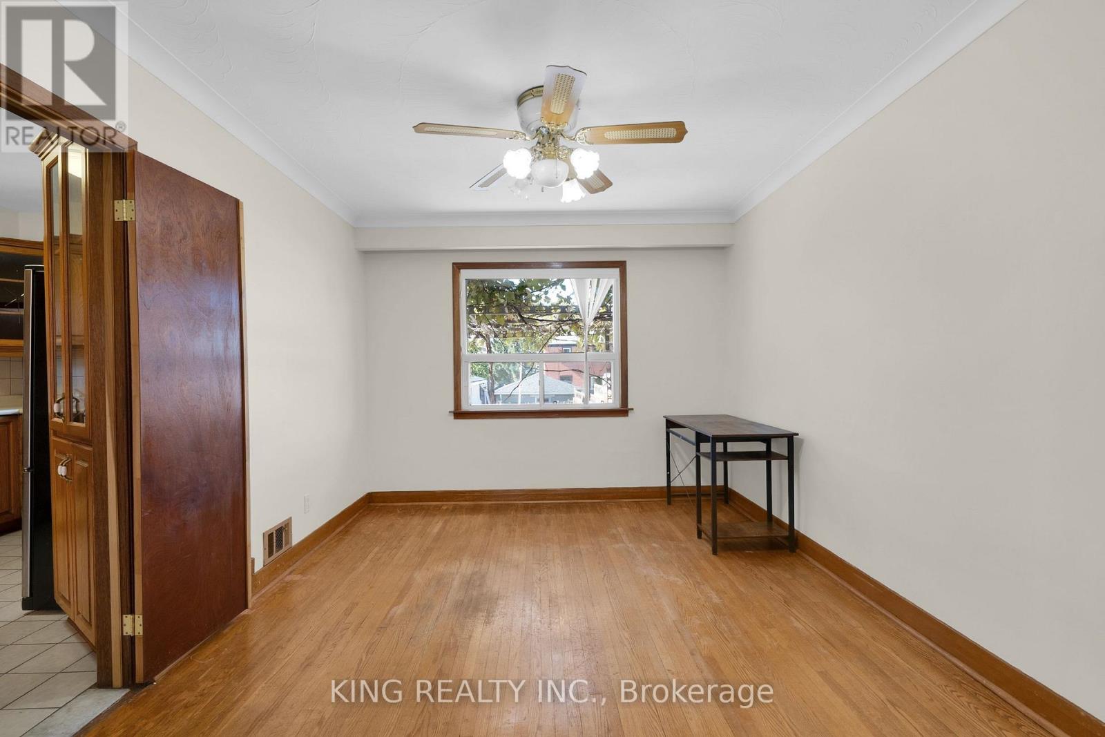 2604 Keele Street Property Photo 7
