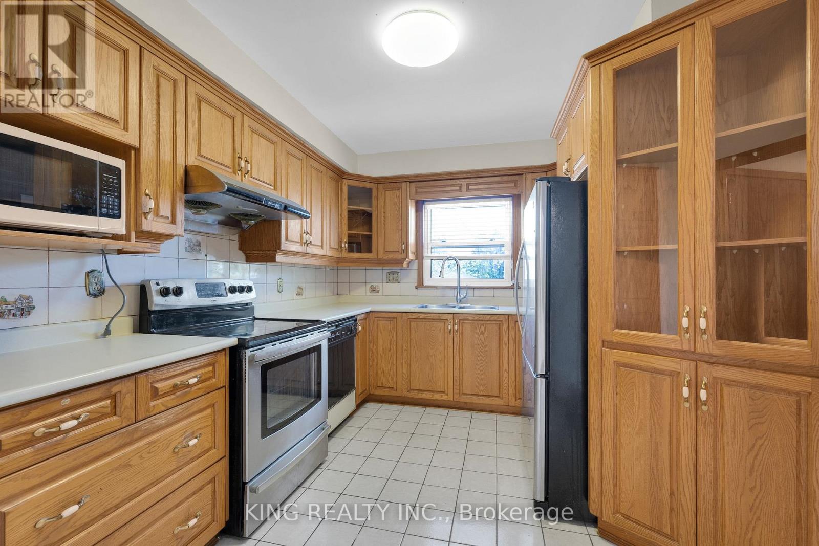 2604 Keele Street Property Photo 9