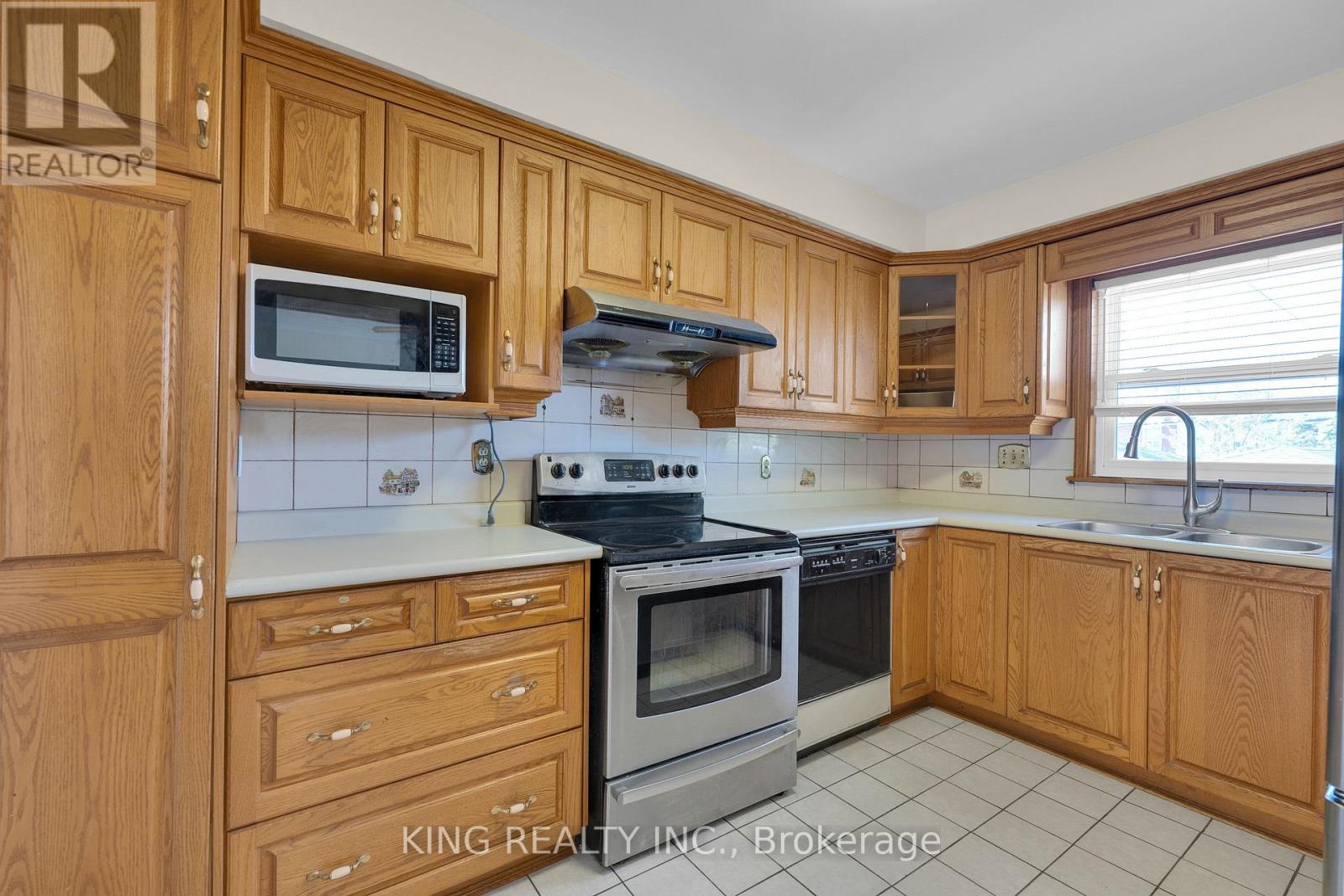 2604 Keele Street Property Photo 10