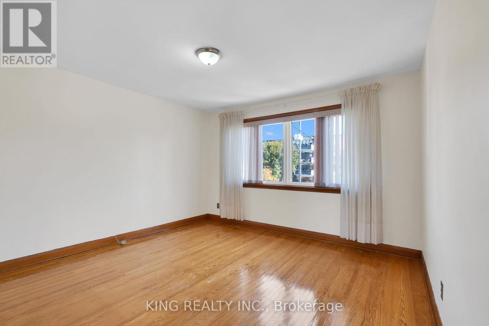 2604 Keele Street Property Photo 12