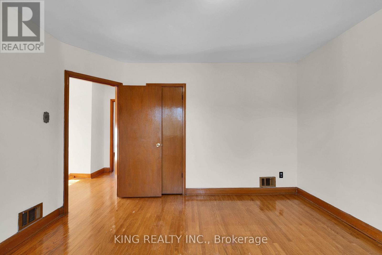 2604 Keele Street Property Photo 13