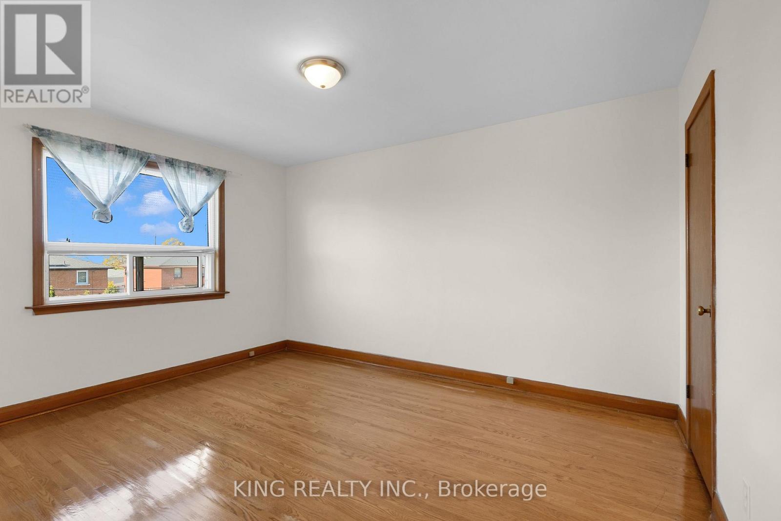 2604 Keele Street Property Photo 14