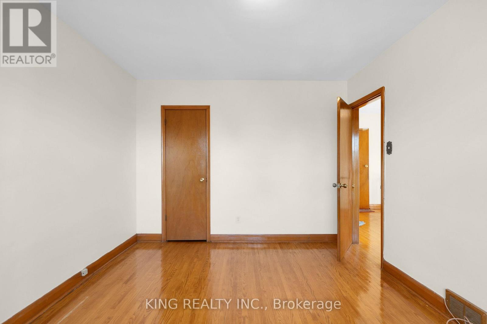 2604 Keele Street Property Photo 15