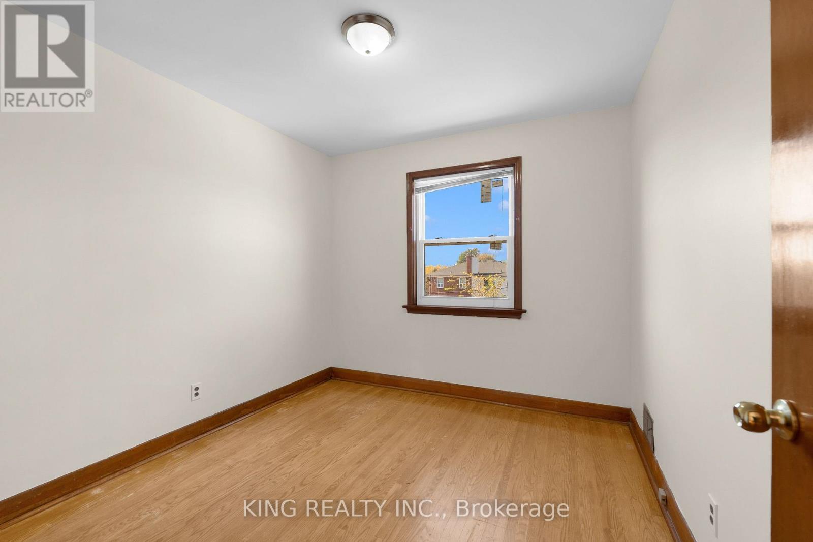 2604 Keele Street Property Photo 16