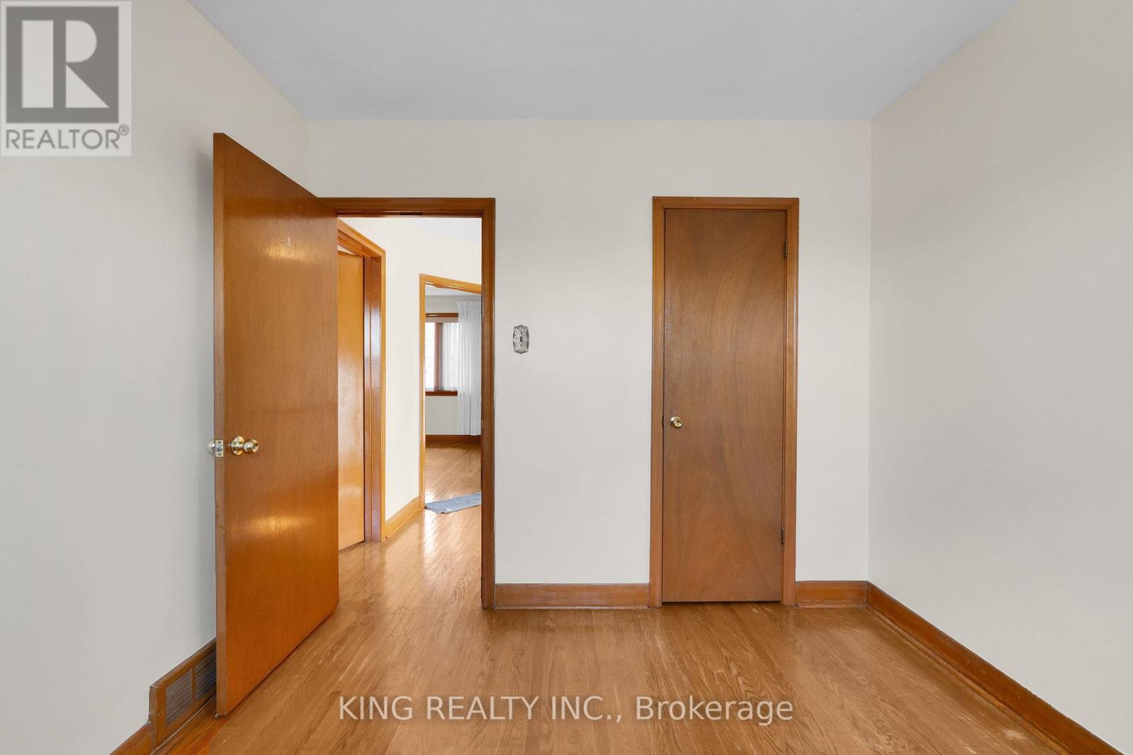 2604 Keele Street Property Photo 17
