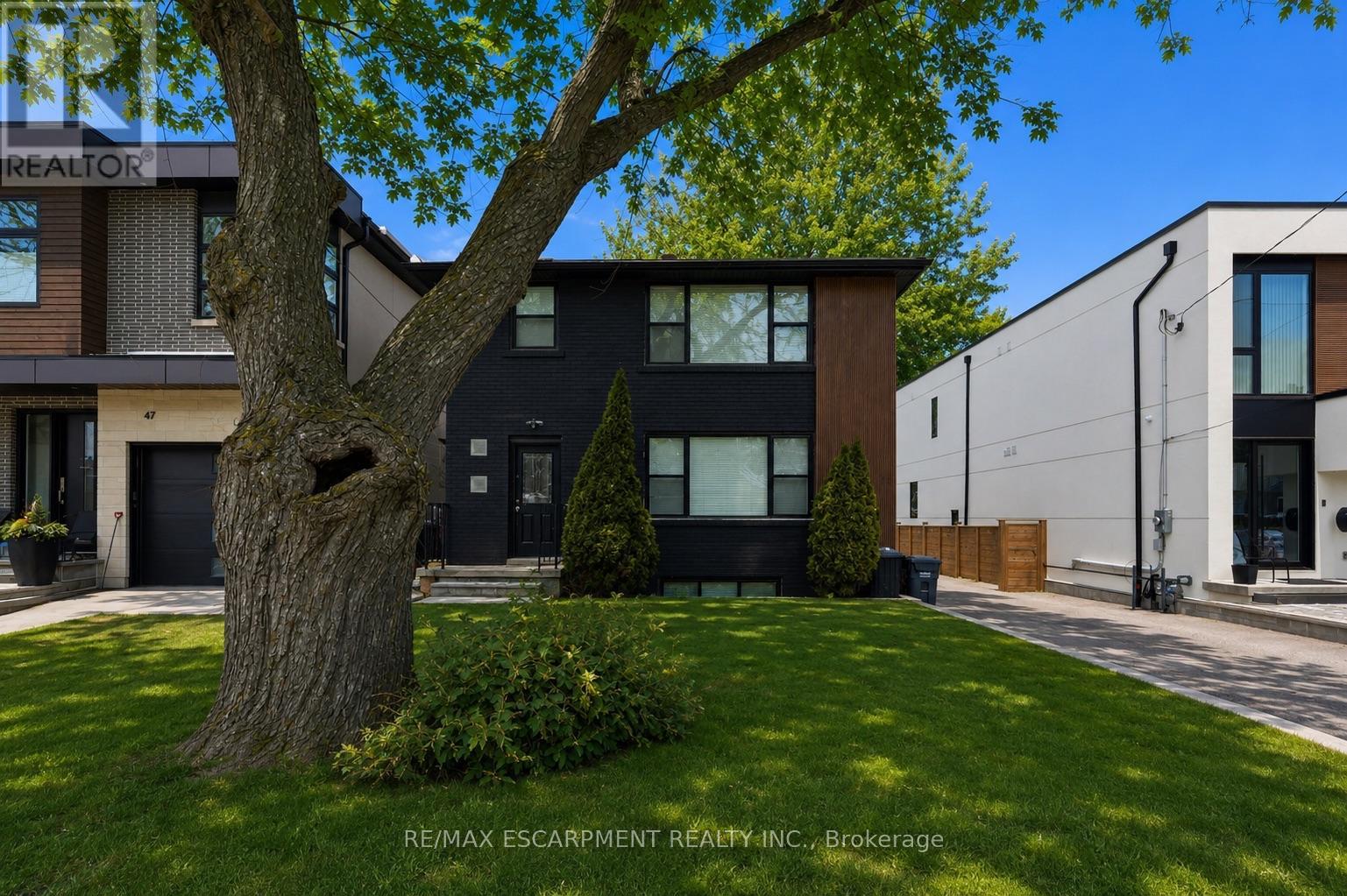 43 Broadview Avenue Property Photo 2