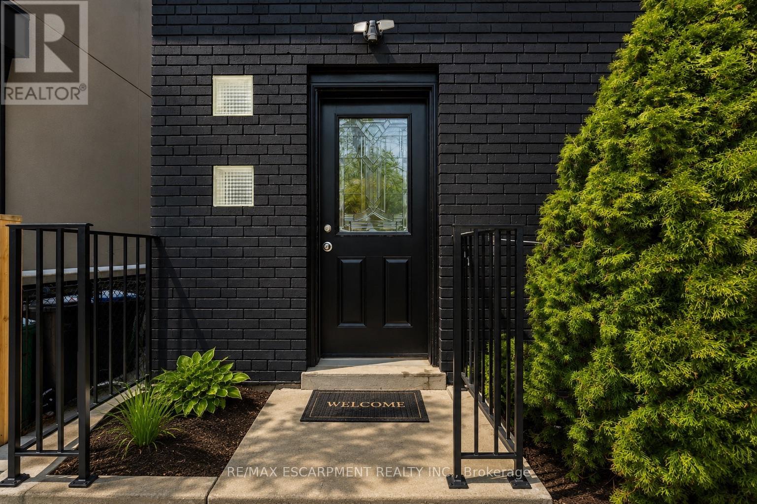 43 Broadview Avenue Property Photo 3