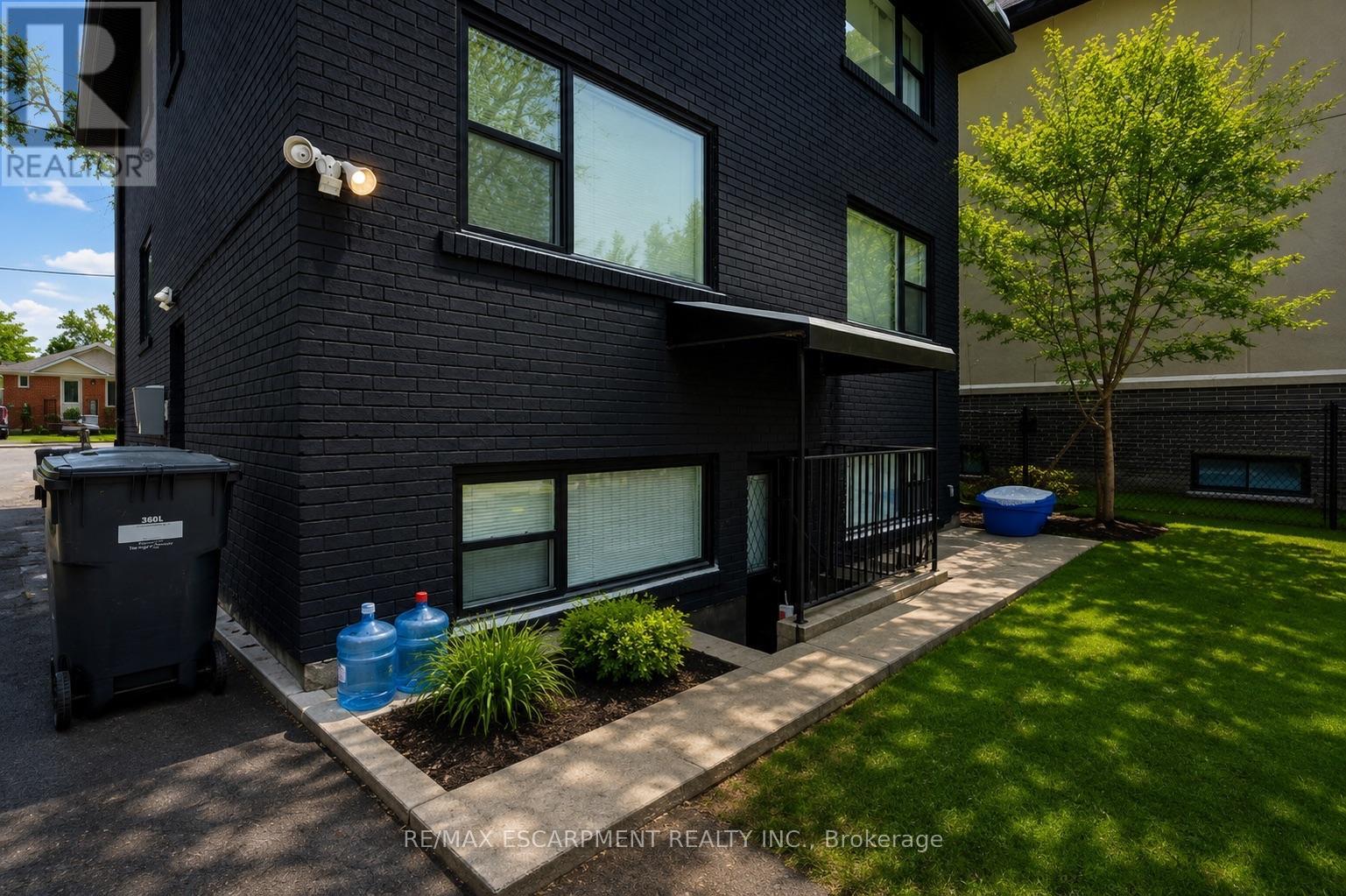 43 Broadview Avenue Property Photo 4