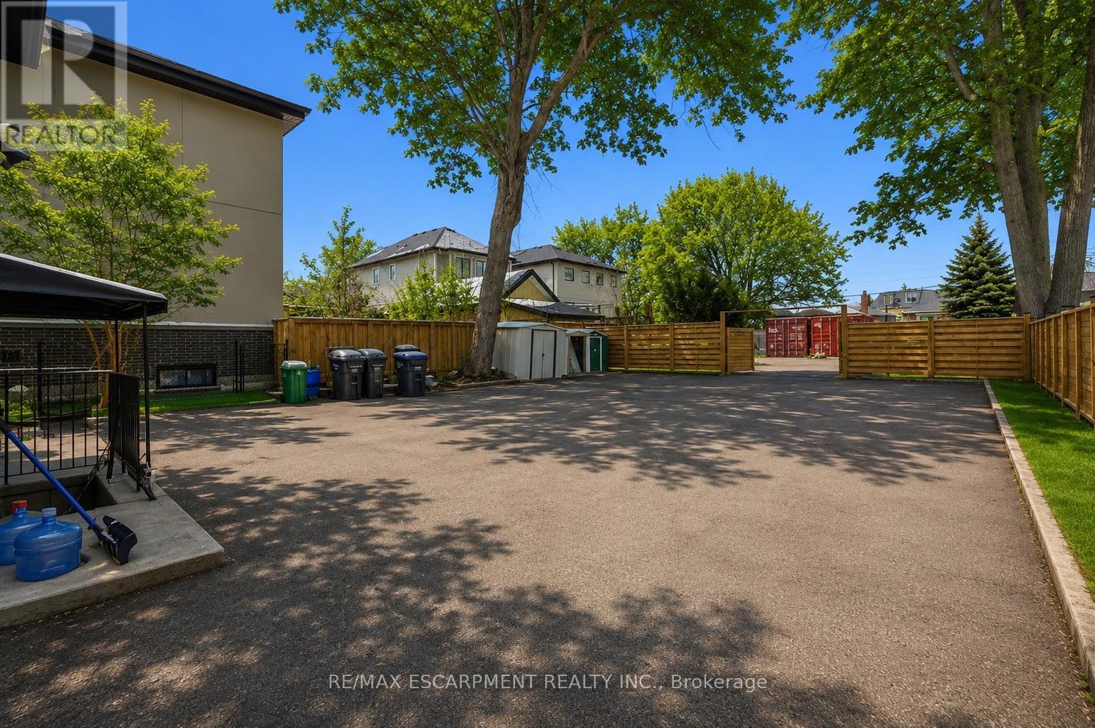 43 Broadview Avenue Property Photo 6