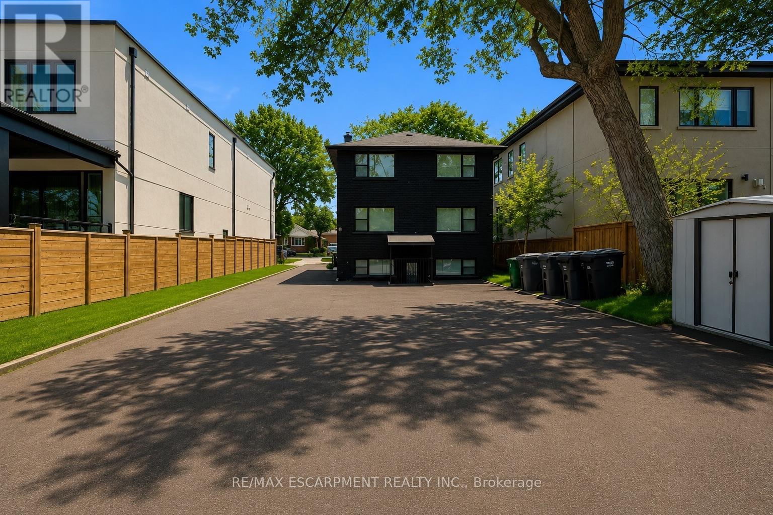 43 Broadview Avenue Property Photo 8
