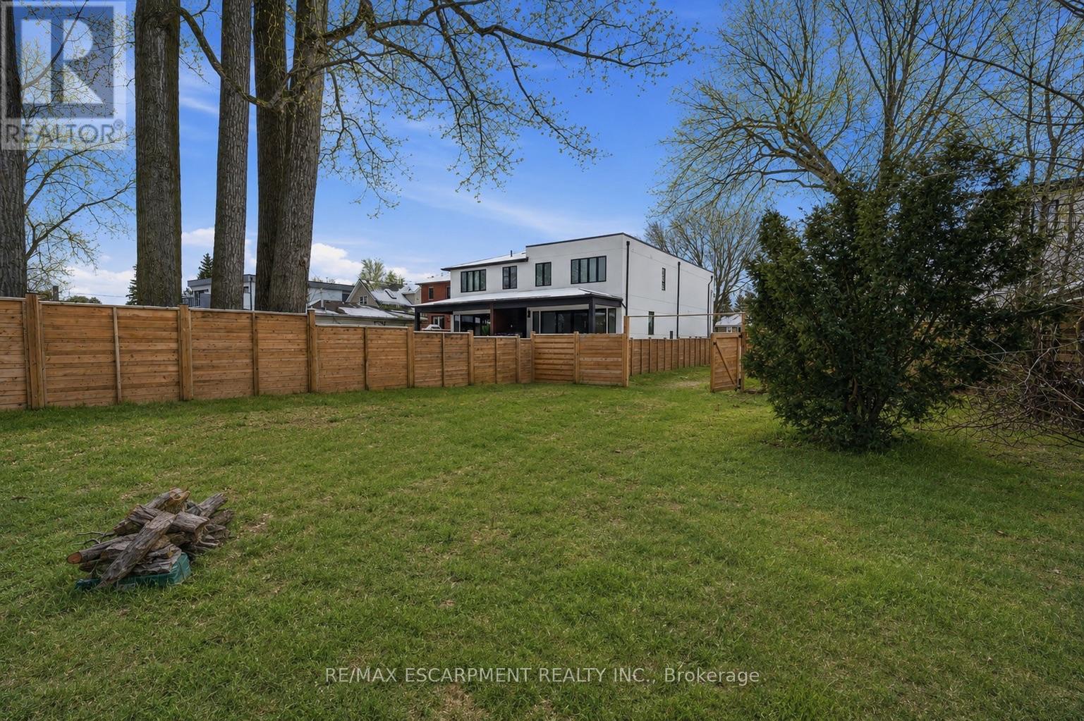 43 Broadview Avenue Property Photo 12