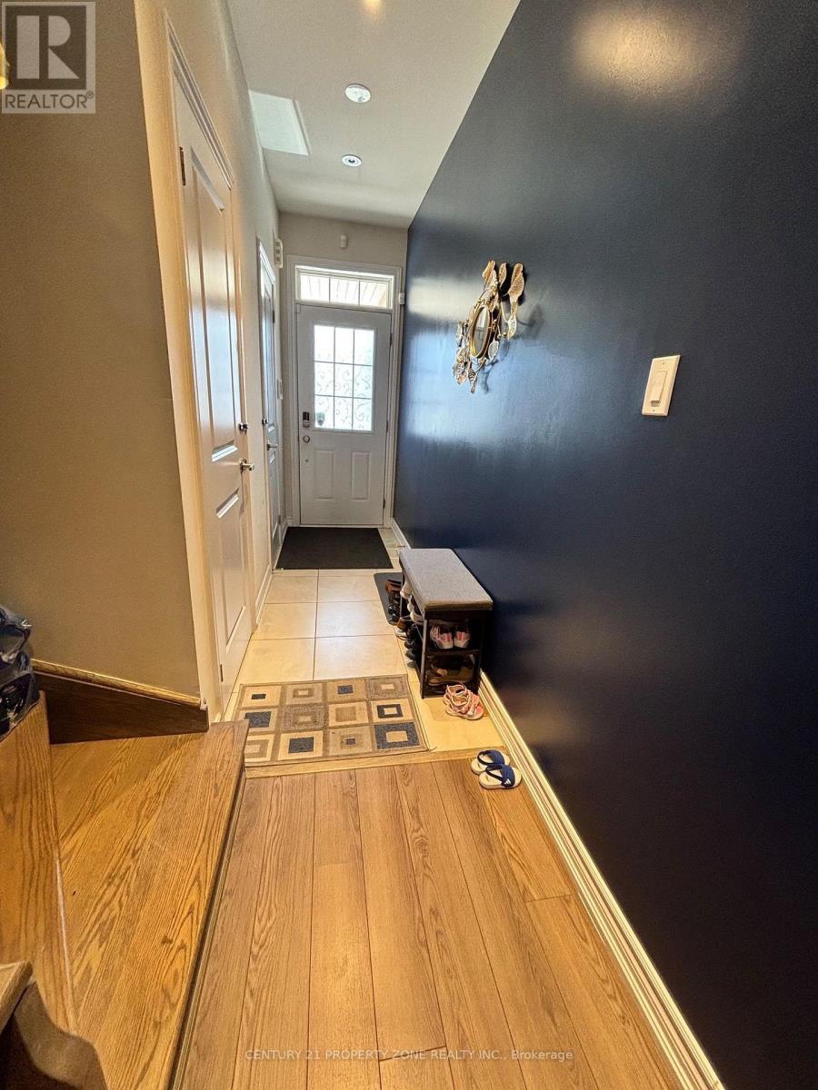 Upper - 62 Crumlin Crescent Property Photo 5
