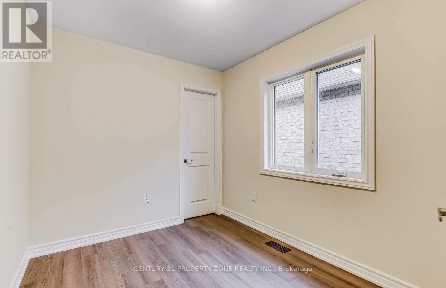 Upper - 62 Crumlin Crescent Property Photo 8