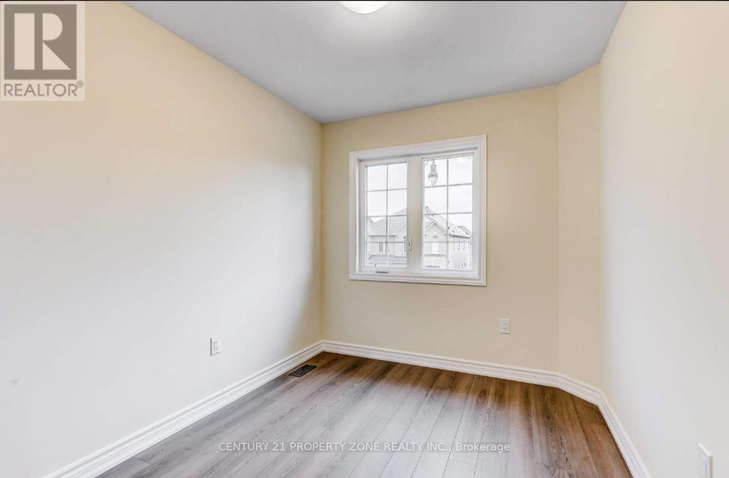 Upper - 62 Crumlin Crescent Property Photo 12