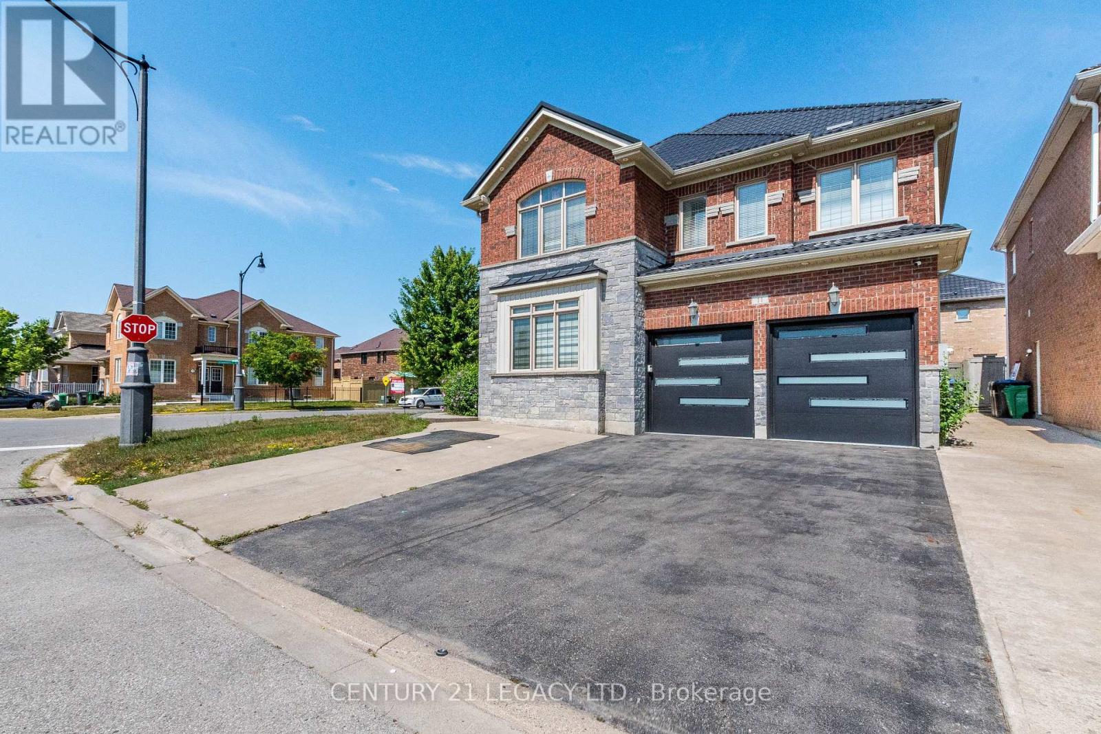 11 Drummondville Drive Property Photo 2