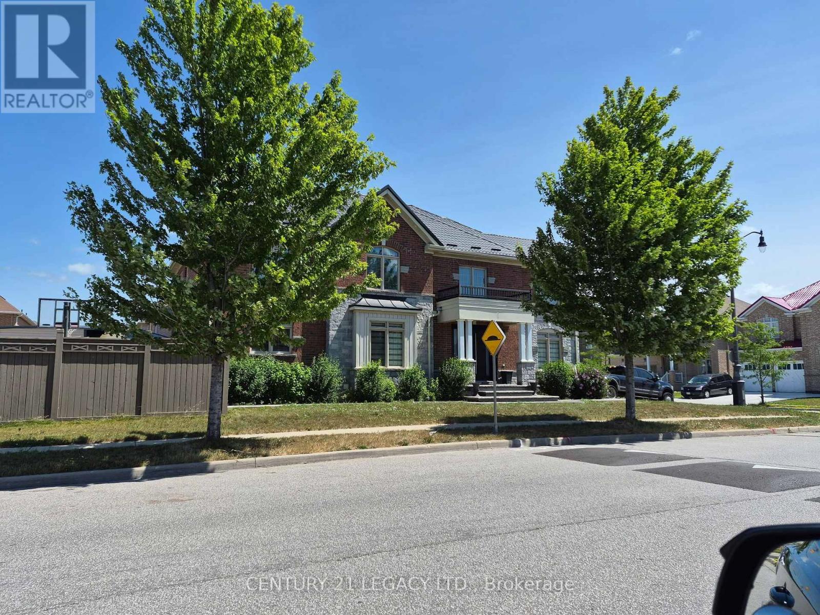 11 Drummondville Drive Property Photo 4