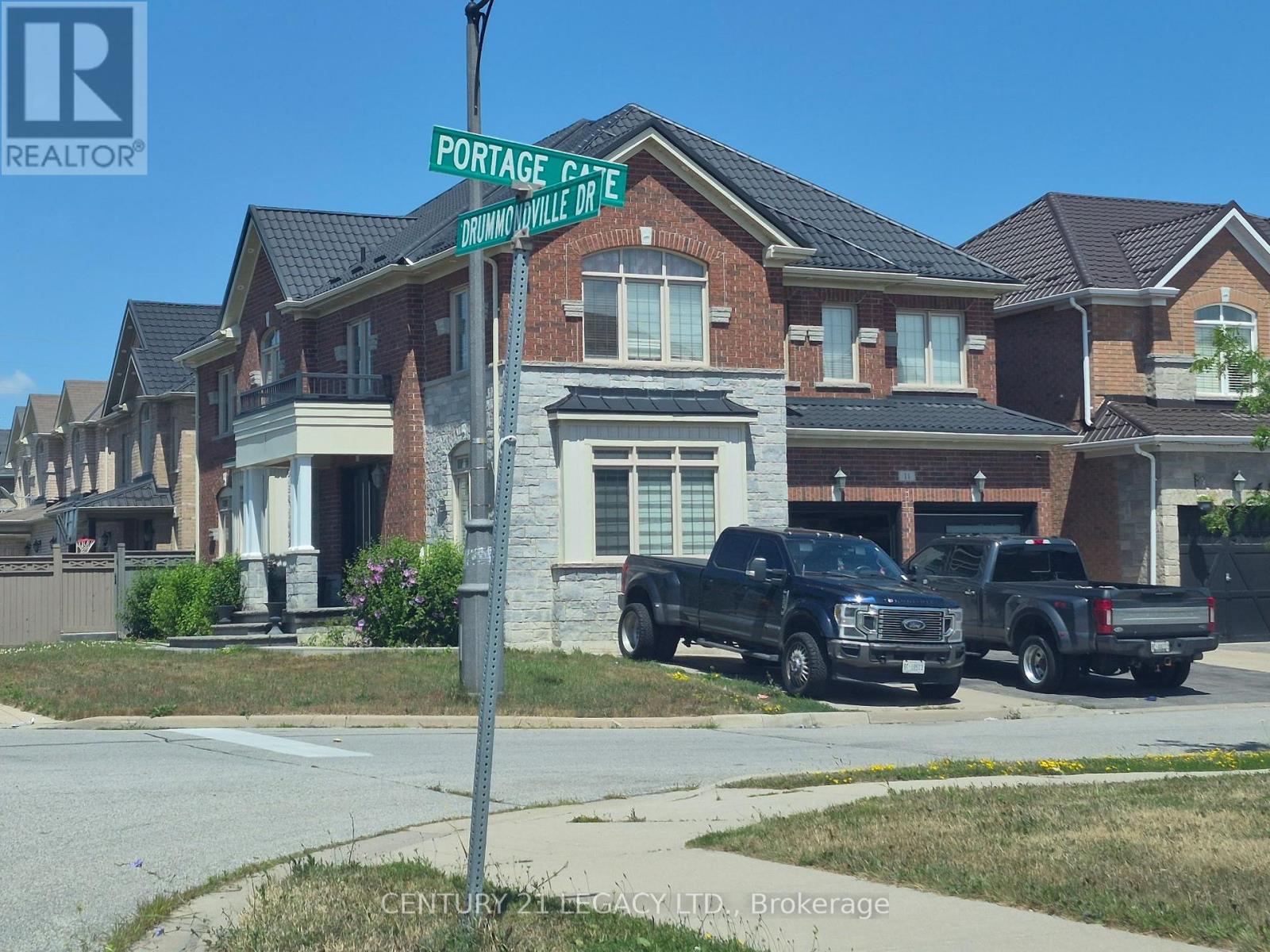 11 Drummondville Drive Property Photo 6