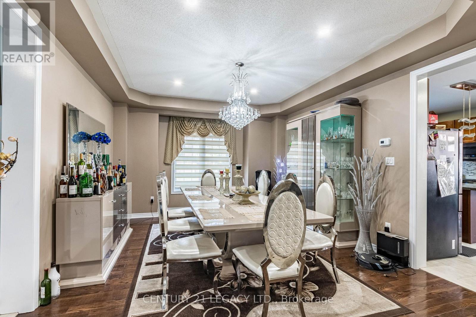 11 Drummondville Drive Property Photo 8