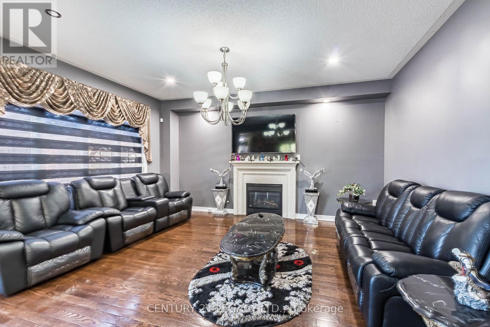 11 Drummondville Drive Property Photo 9