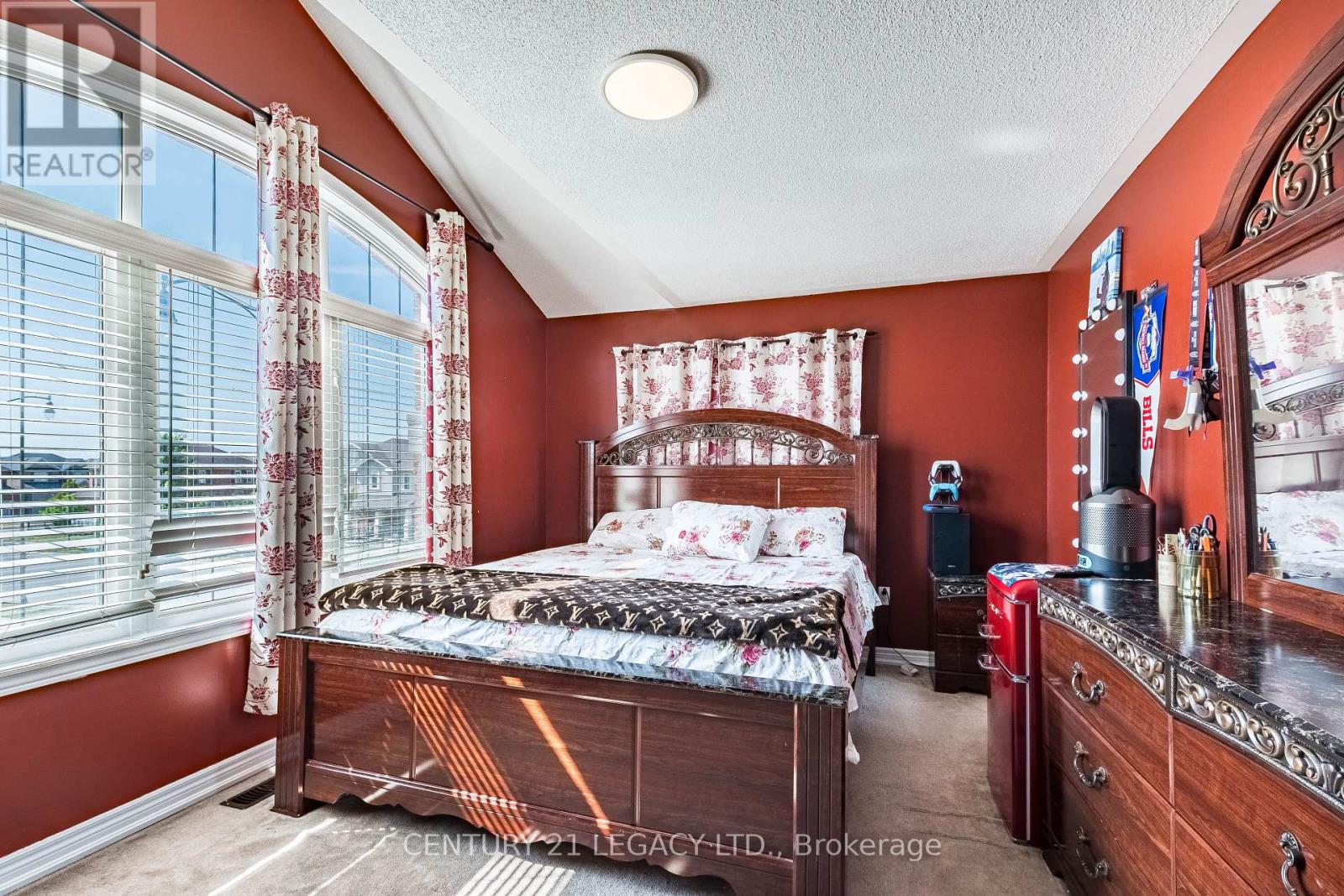11 Drummondville Drive Property Photo 13