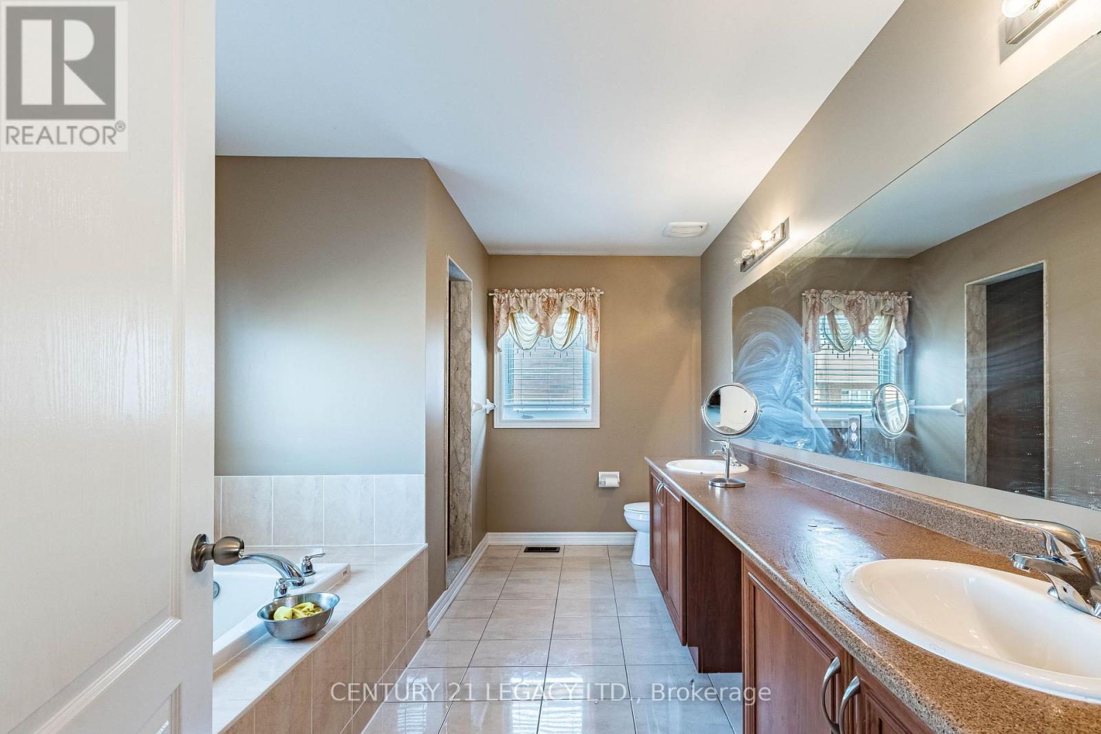 11 Drummondville Drive Property Photo 16