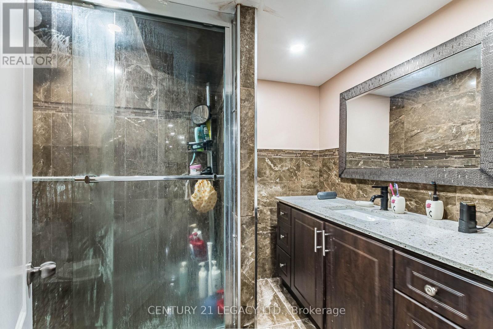 11 Drummondville Drive Property Photo 24