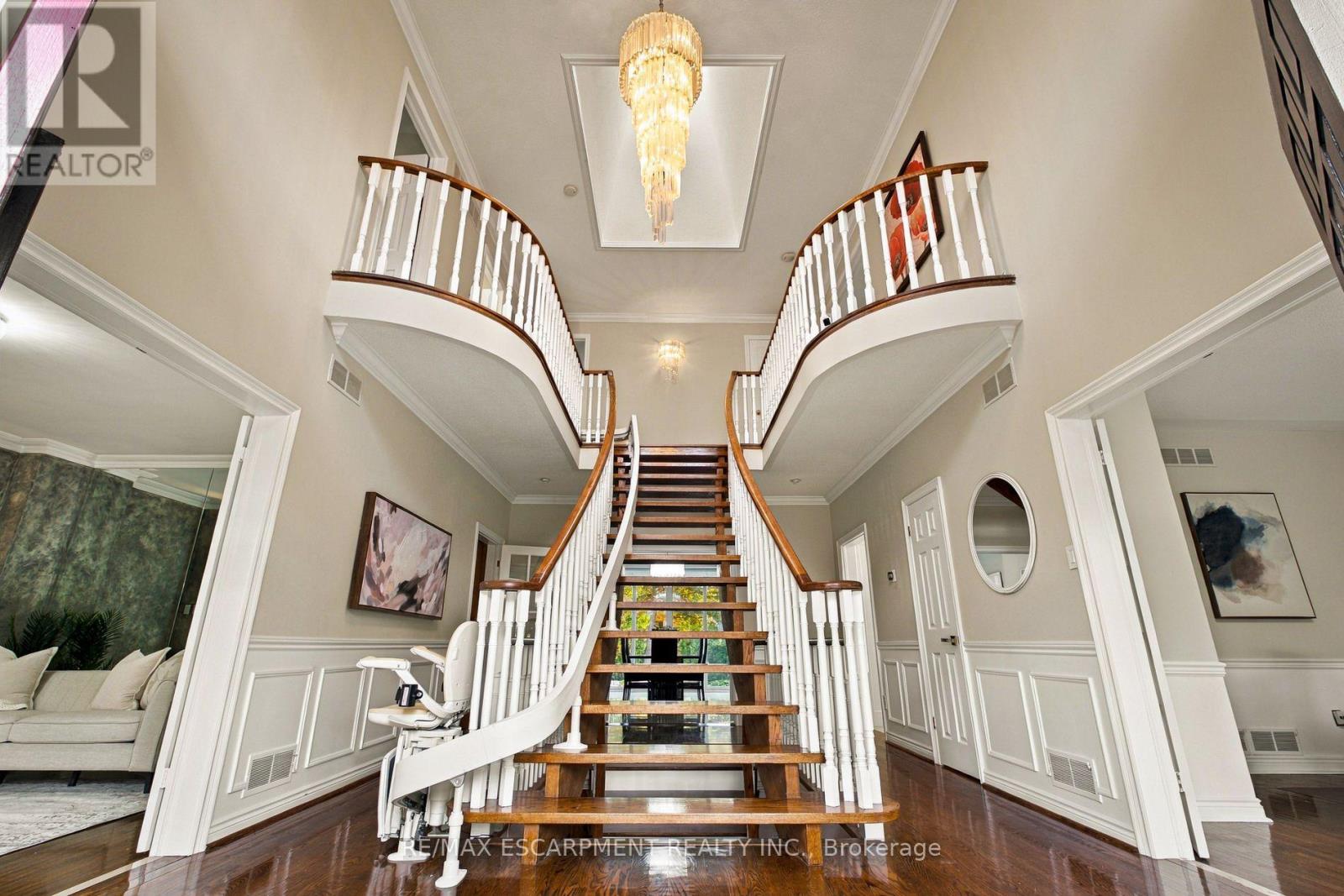 2026 Mississauga Road Property Photo 3