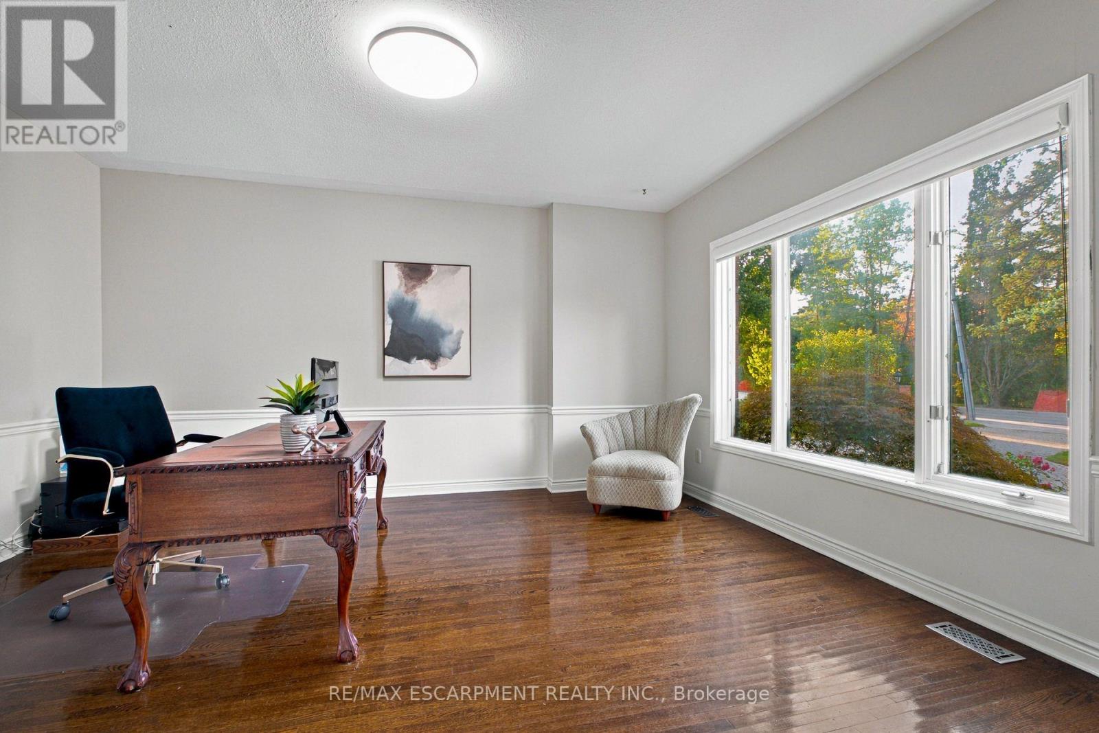2026 Mississauga Road Property Photo 6