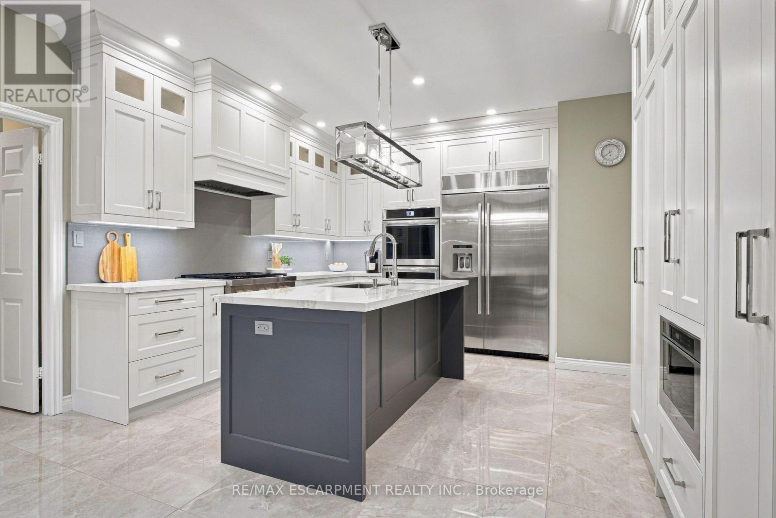 2026 Mississauga Road Property Photo 7