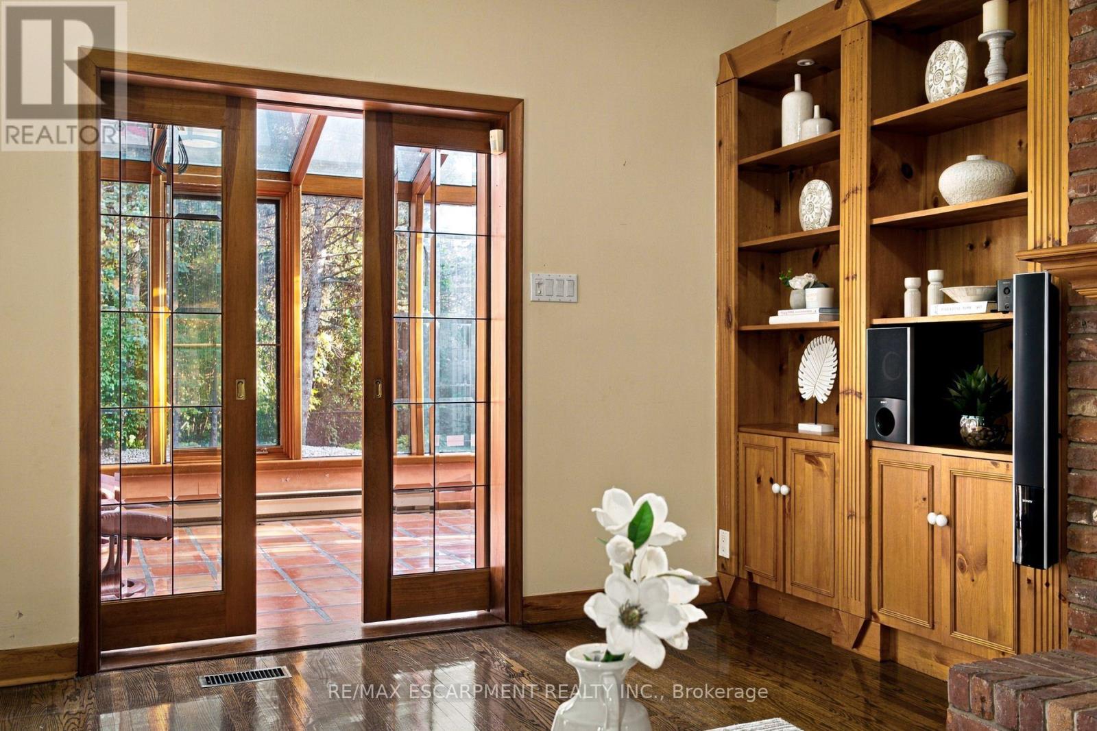 2026 Mississauga Road Property Photo 14