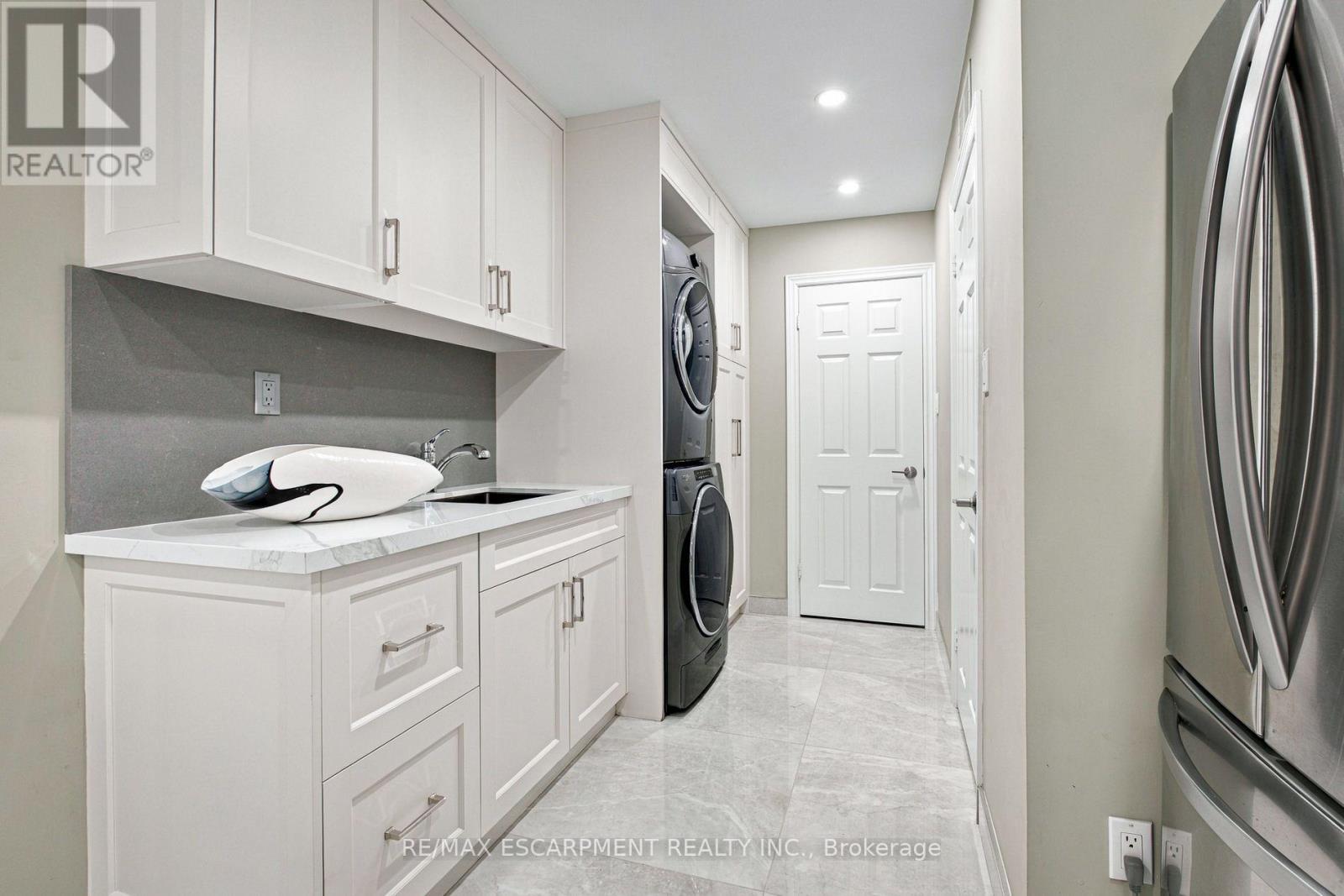 2026 Mississauga Road Property Photo 16