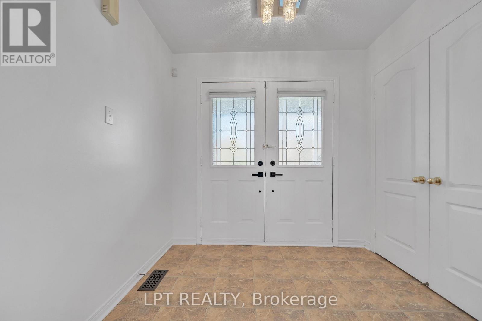 83 River Rock Crescent Property Photo 7