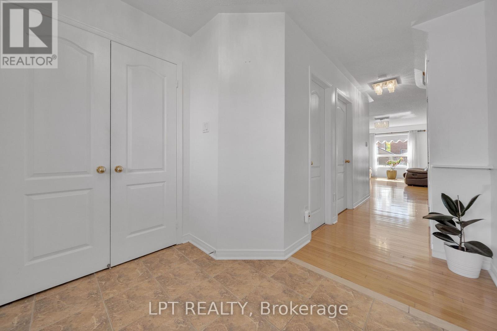 83 River Rock Crescent Property Photo 11