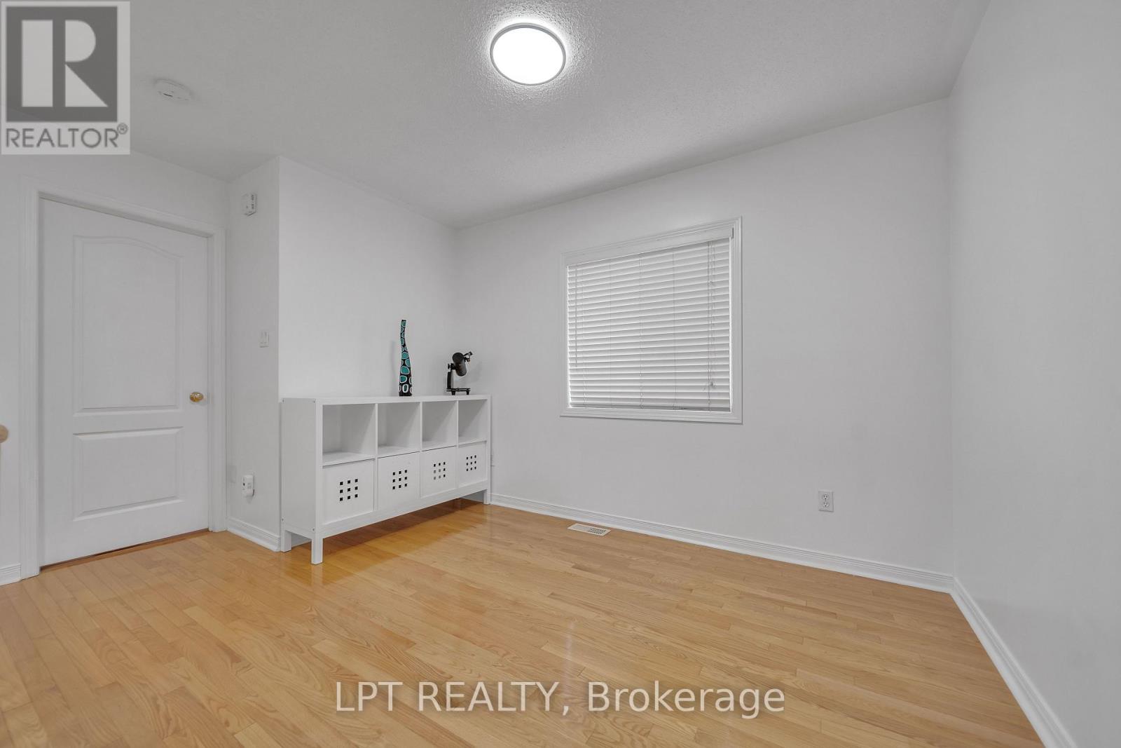 83 River Rock Crescent Property Photo 26