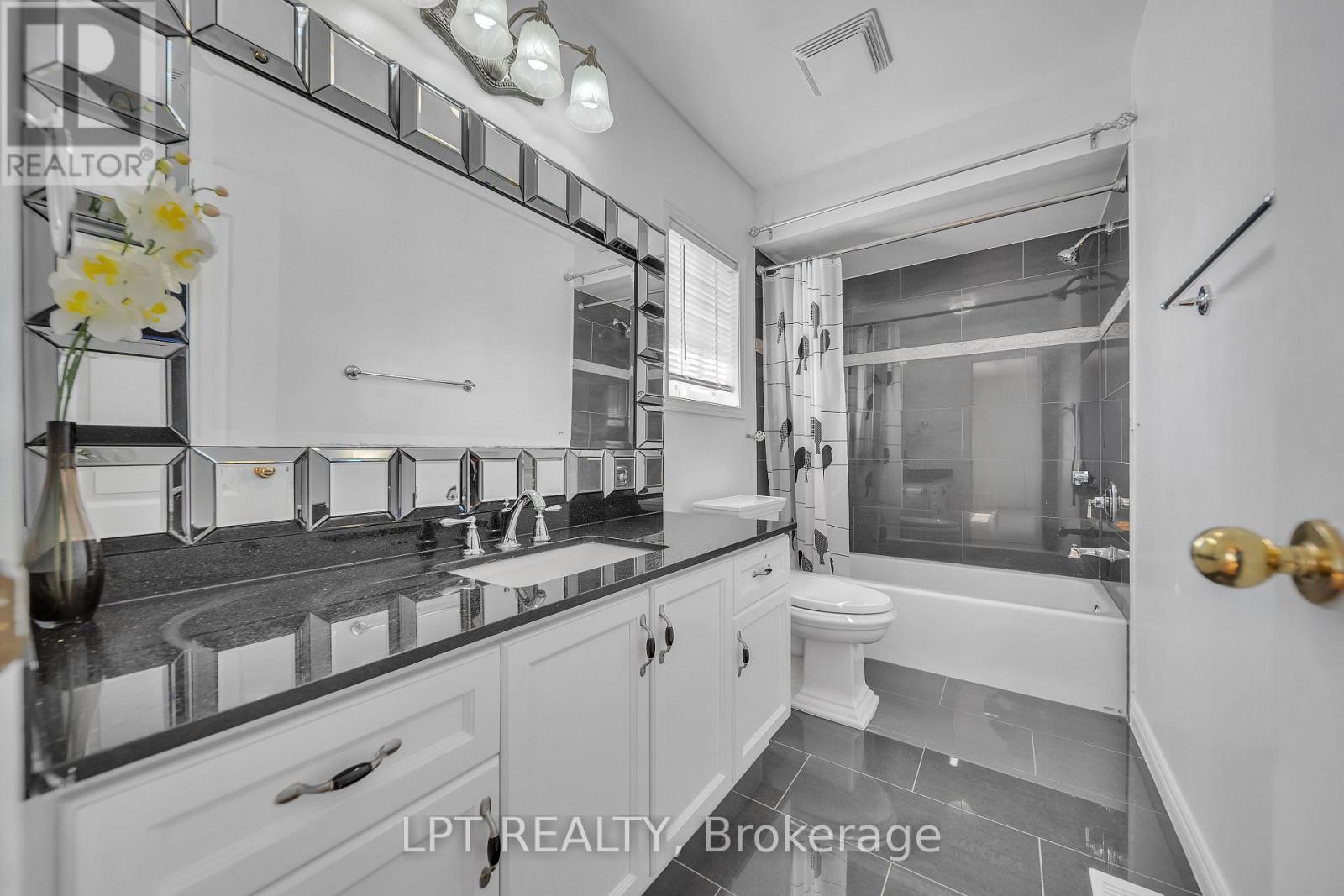 83 River Rock Crescent Property Photo 27
