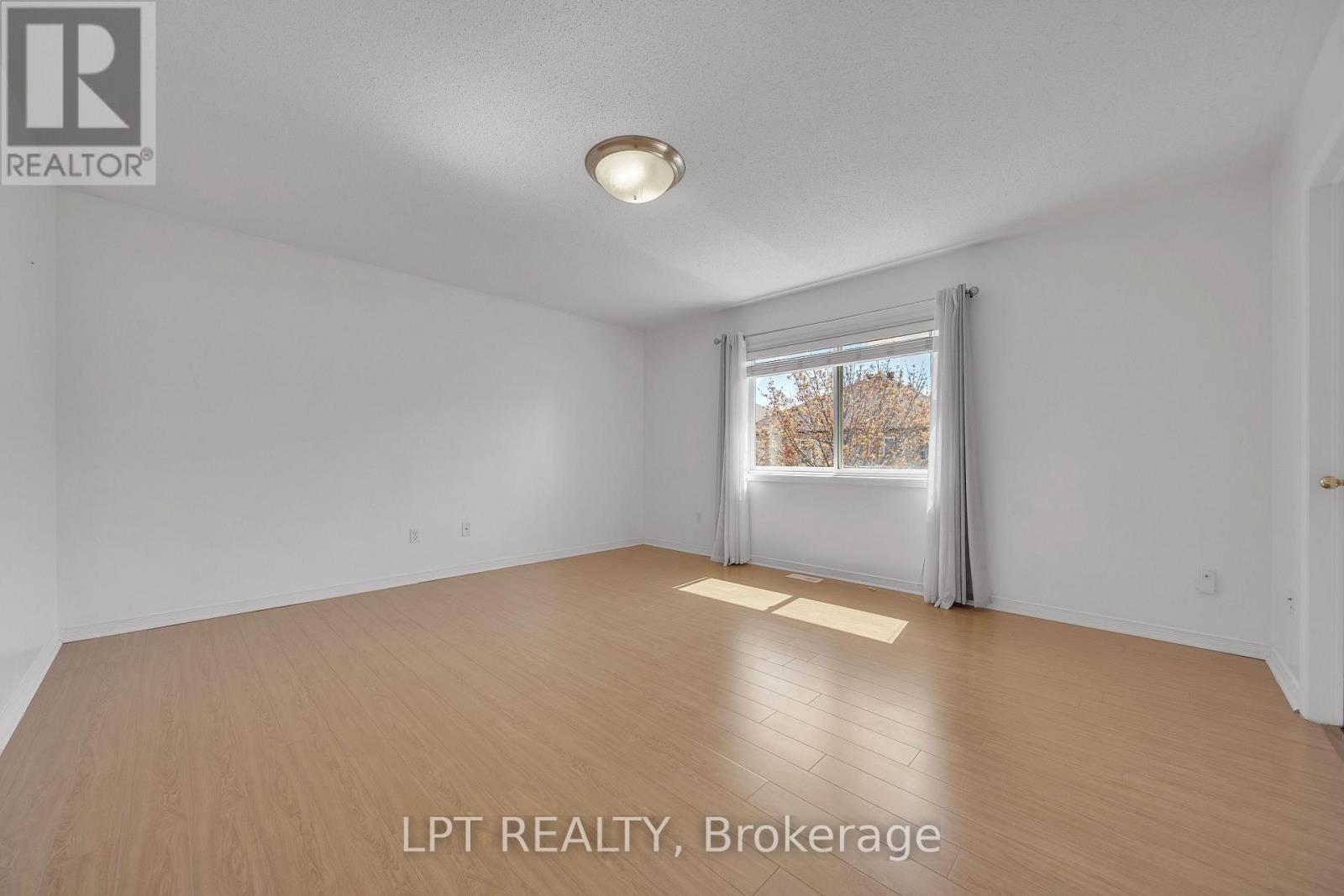 83 River Rock Crescent Property Photo 29
