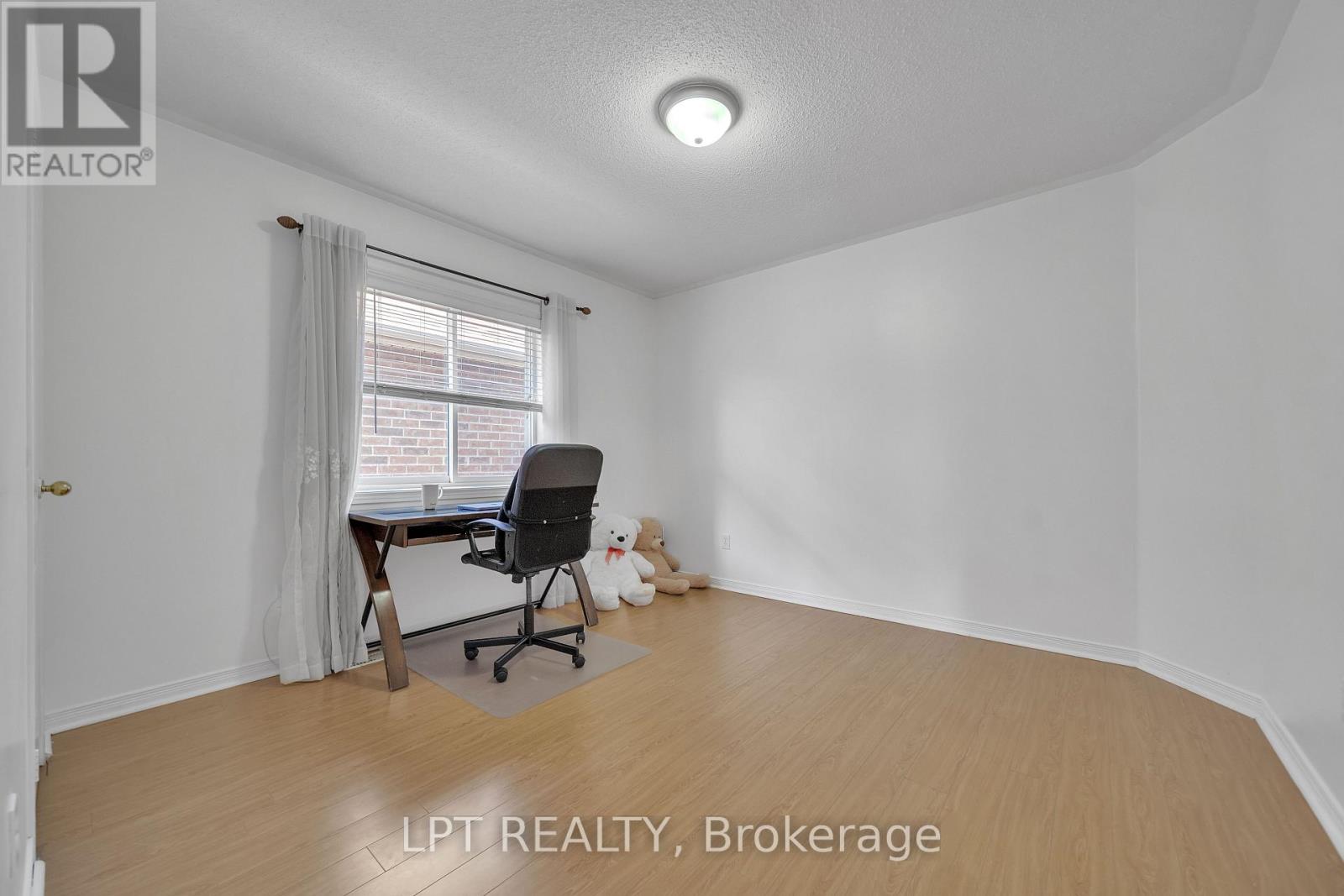 83 River Rock Crescent Property Photo 32