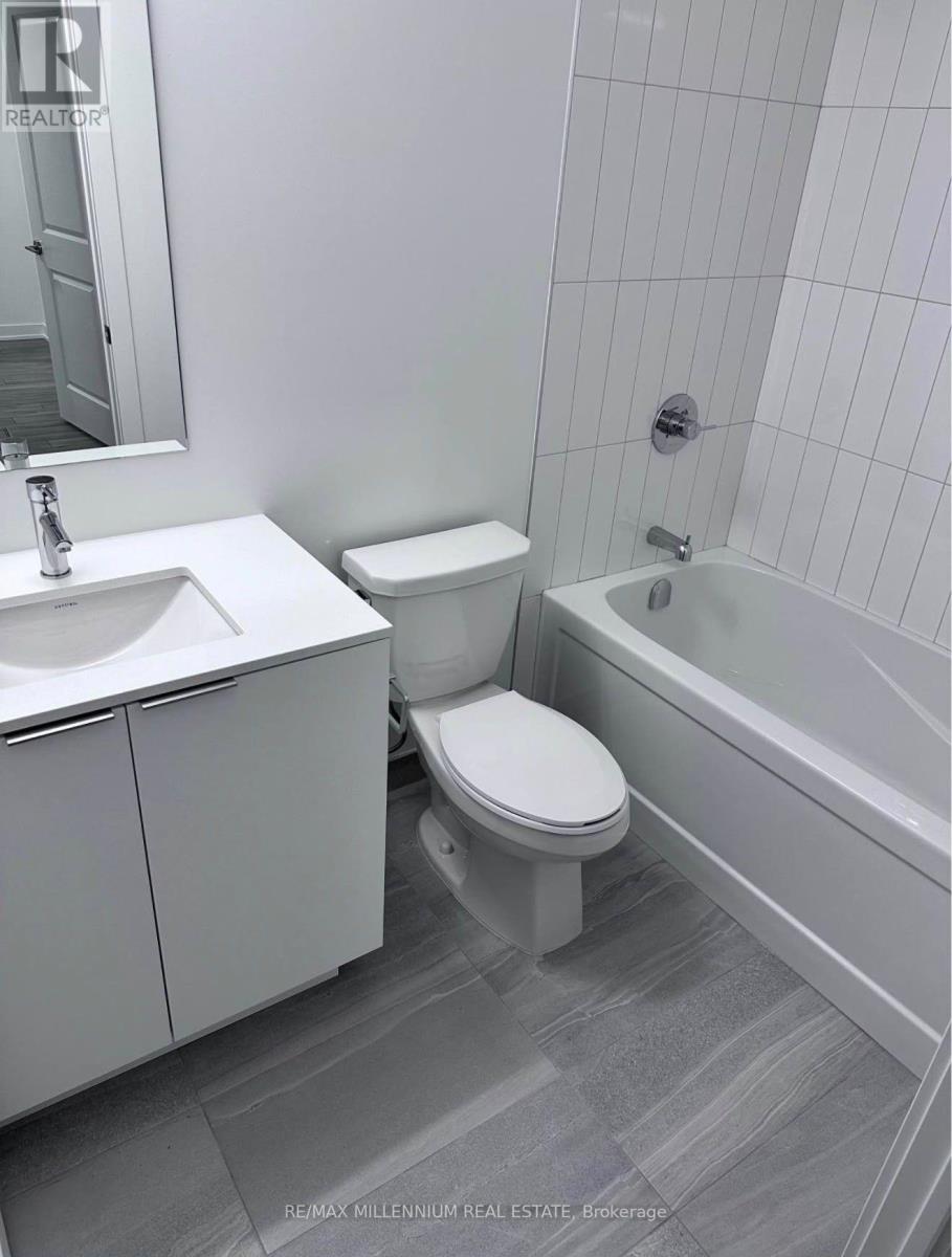 710 - 15 Skyridge Drive E Property Photo 8