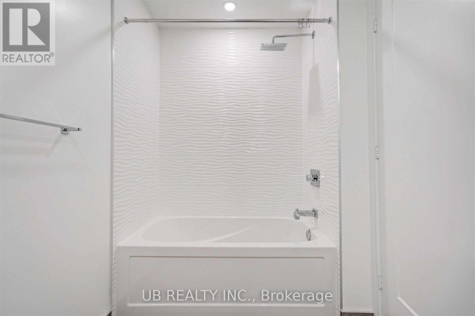 5005 - 70 Annie Craig Drive Property Photo 27