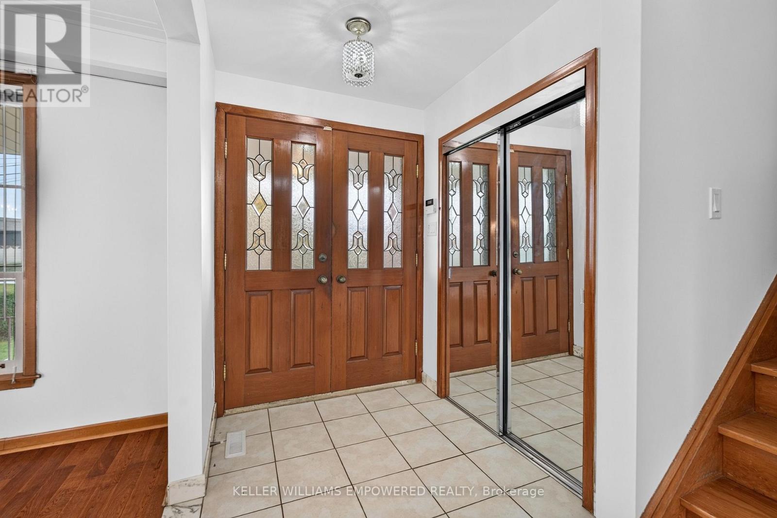 Main - 6 Archway Crescent Property Photo 4